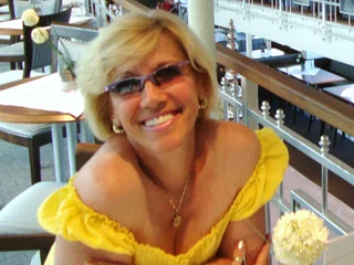 BlondPrettyLady Bald webcam from Greece
