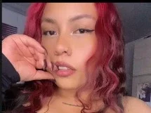 Nahomy555 Petite webcam from Ecuador