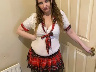 NaughtyBaddieXx Sex Toy webcam from Ireland