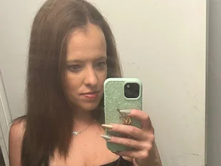 Tastytitties89 Bald webcam from Canada
