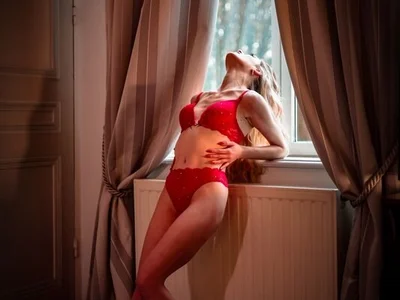 Bellalolahot Slim webcam from France