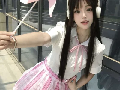 momo-2580 Brown Hair webcam from China
